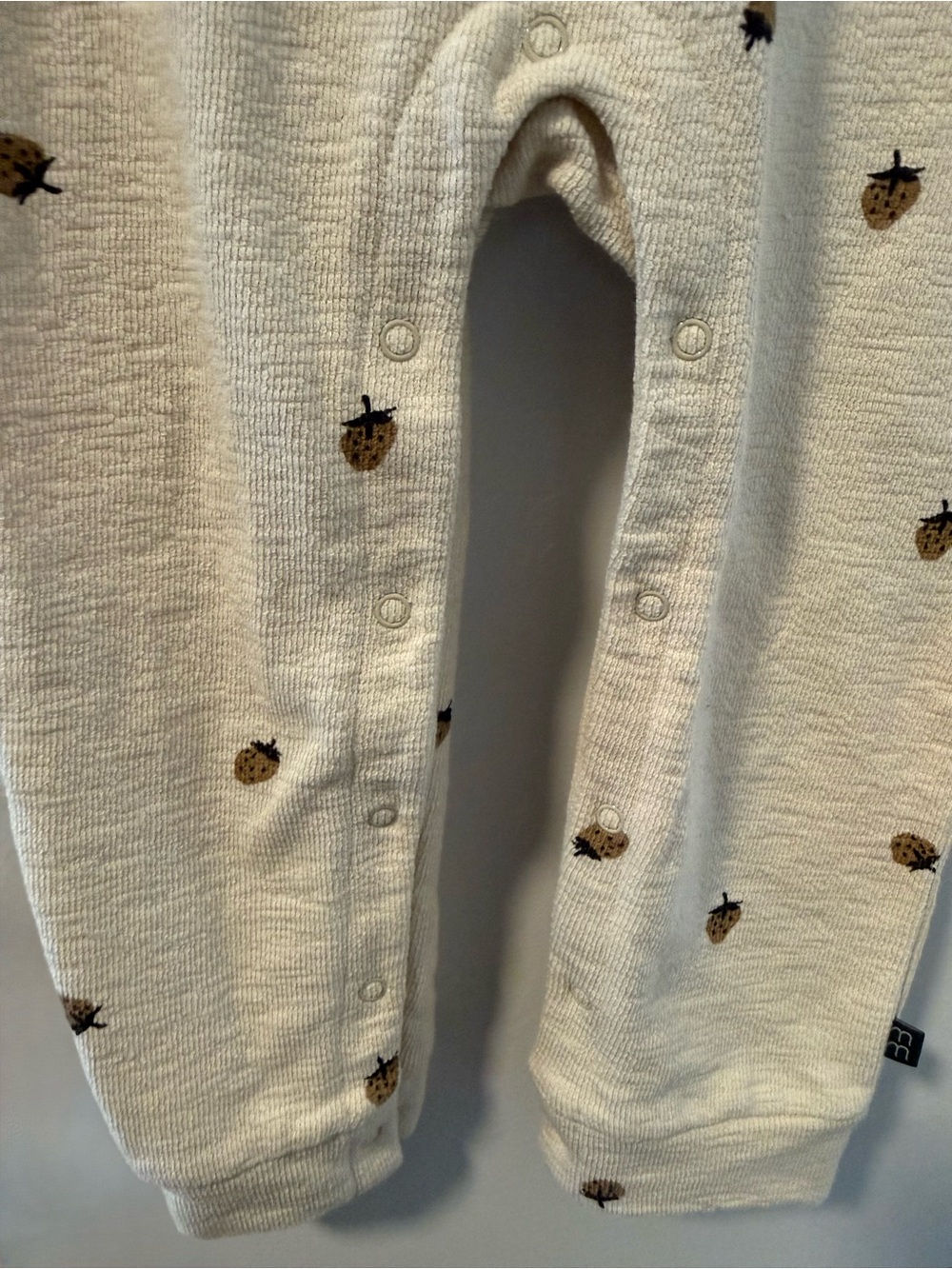 NWT Modern Moments by Gerber Strawberry Unisex Romper 24M 100% Cotton Oeko-Tex - Picture 5 of 8